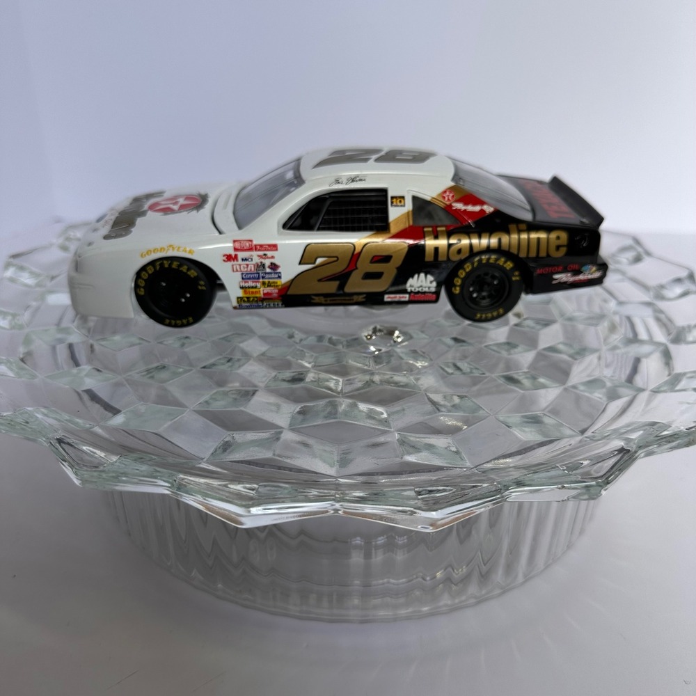 Vintage 1995 Texaco Havoline Ernie Irvan Ford Thunderbird Diecast Race Car #28